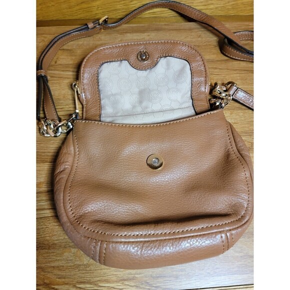 MICHAEL MICHAEL KORS Bedford Tan Leather Flap Crossbody - Picture 5 of 9
